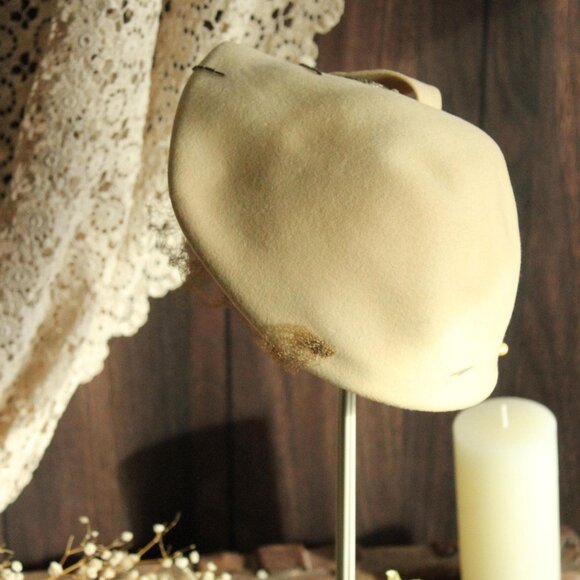 Vintage 1950s Hat, Chapeau Louise Ivory Wool Felt with Birdcage Veil, Rhinestone - Picture 7 of 12